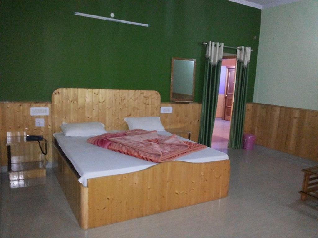 Himgiri Resort Nagchala Номер фото
